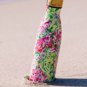 LAST DAY SALE! Lilly Pulitzer Swell Insulated Water Bottle EUC